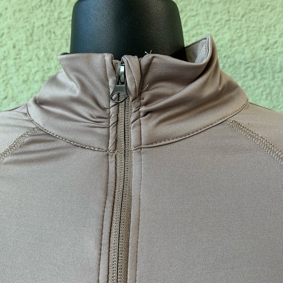 Long Sleeve Top. Zipper front. Med - Picture 2 of 6